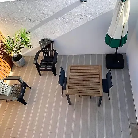 Διαμέρισμα Cantinho Do Populo *