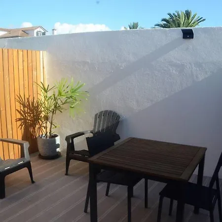 Cantinho Do Populo Πόντα Ντελγκάντα